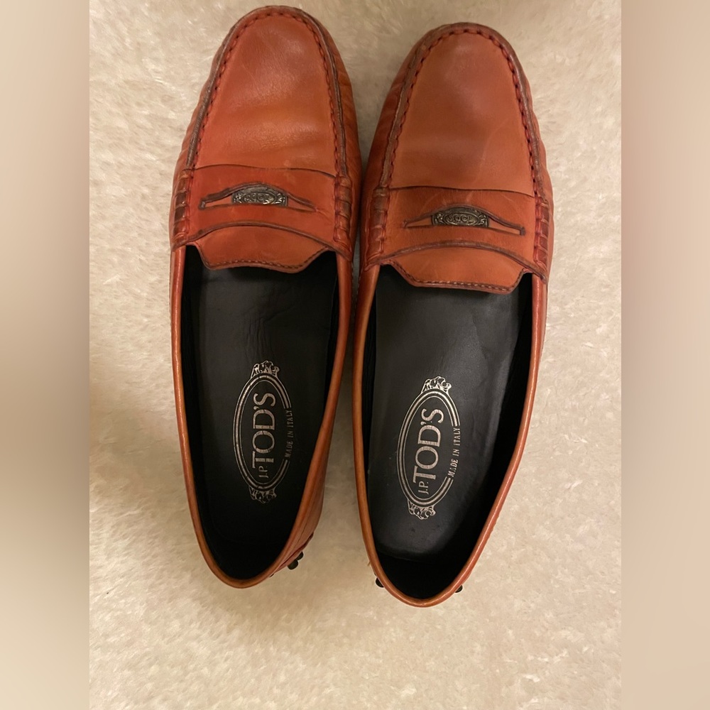 Tod’s women’s gommino driving loafers size 7.5 - Picture 2 of 8